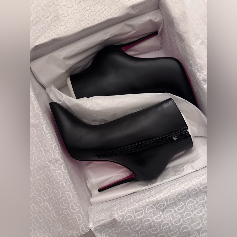 Christian Louboutin So Kate 100 nwt sz8.5